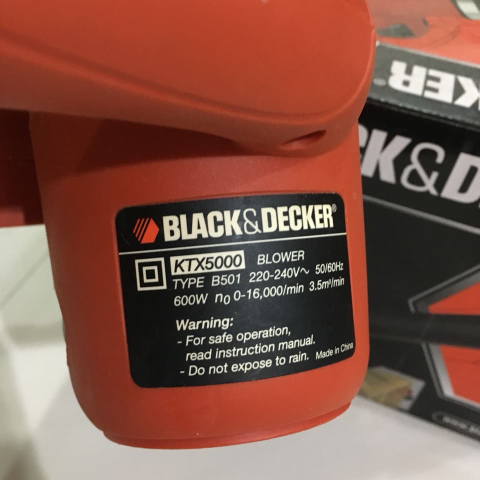 Black & Decker Dust Blower 600W